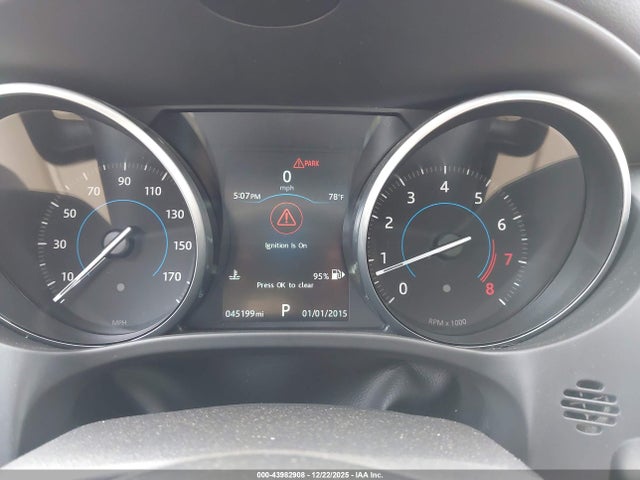 2017 JAGUAR F-PACE SADCJ2BV5HA885823 Photo 6