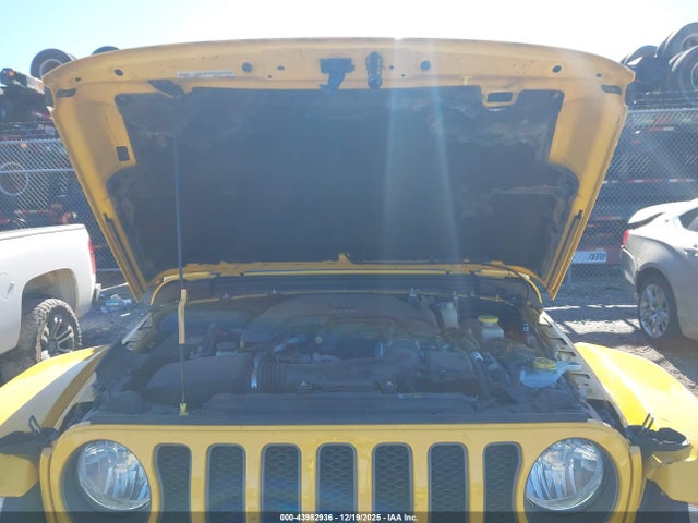 1C4HJXFG8JW314670 Jeep Wrangler Unlimited Rubicon 4x4