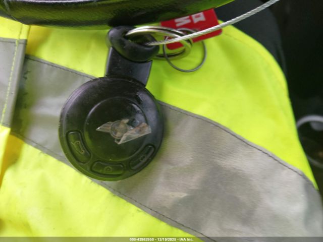 2010 MINI COOPER S CLUBMAN WMWMM3C50ATZ33179 Photo 10