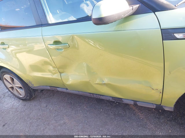KIA Soul 2014 KNDJN2A22E7725129 Image 6