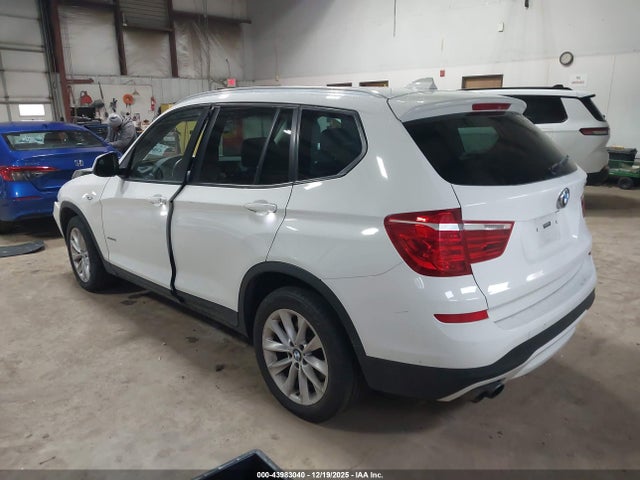 2017 BMW X3 5UXWX9C38H0W69417 Photo 2