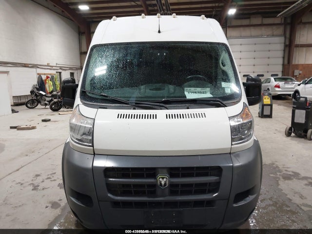 43983045 :رقم المزاد ، 3C6TRVCG6JE112648 vin ، 2018 Ram Promaster 2500 High Roof 136 Wb مزاد بيع