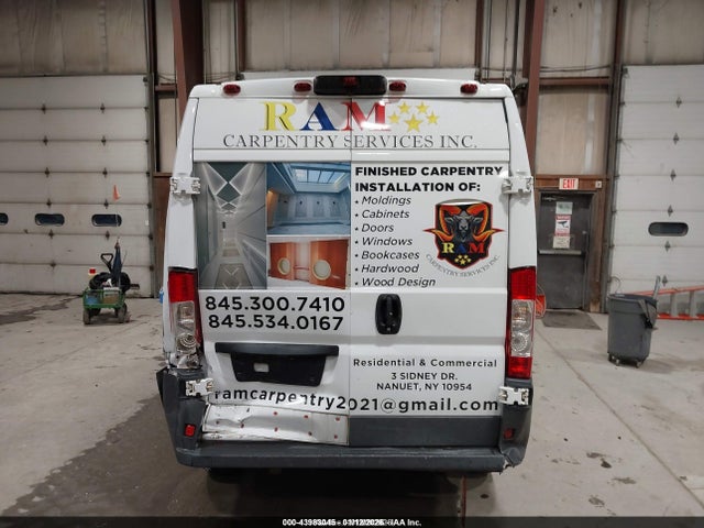 43983045 :رقم المزاد ، 3C6TRVCG6JE112648 vin ، 2018 Ram Promaster 2500 High Roof 136 Wb مزاد بيع