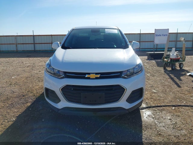 3GNCJNSB4KL174835 Chevrolet TRAX LS