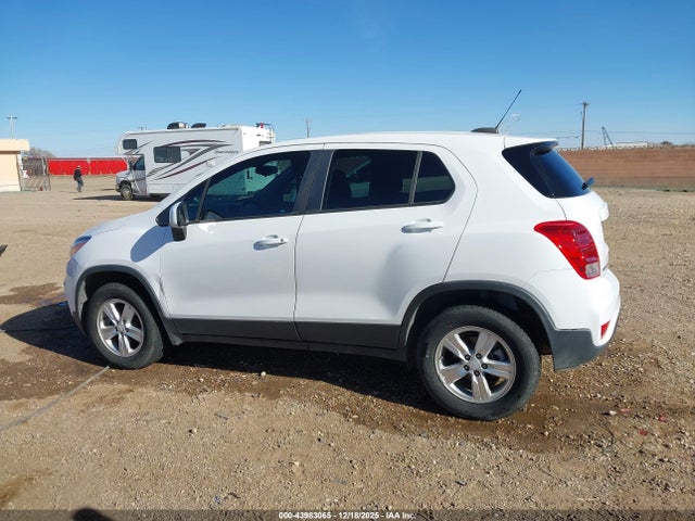 3GNCJNSB4KL174835 Chevrolet TRAX LS