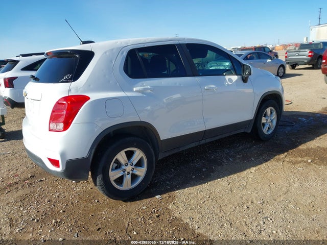 3GNCJNSB4KL174835 Chevrolet TRAX LS
