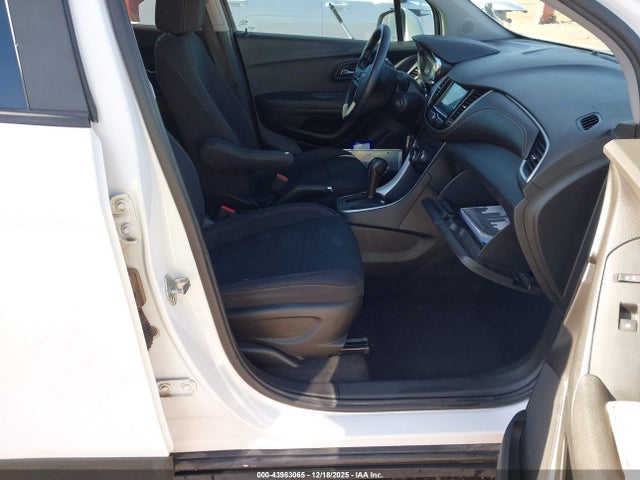 3GNCJNSB4KL174835 Chevrolet TRAX LS