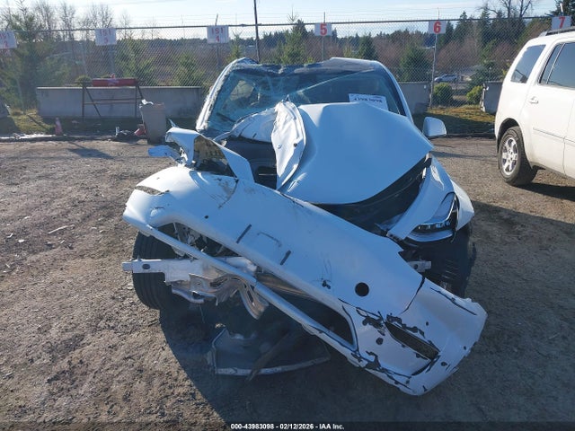 Продаж на аукціоні авто 2022 Tesla Model Y Long Range Dual Motor All-wheel Drive, vin: 7SAYGDEEXNF320917, номер лоту: 43983098