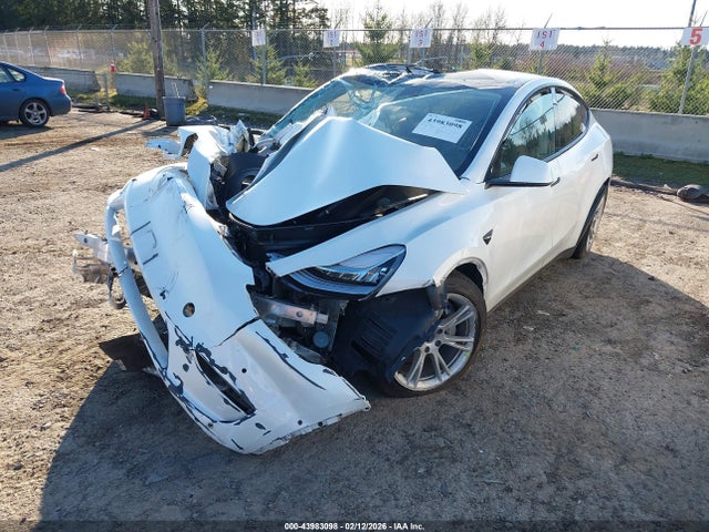 Продаж на аукціоні авто 2022 Tesla Model Y Long Range Dual Motor All-wheel Drive, vin: 7SAYGDEEXNF320917, номер лоту: 43983098