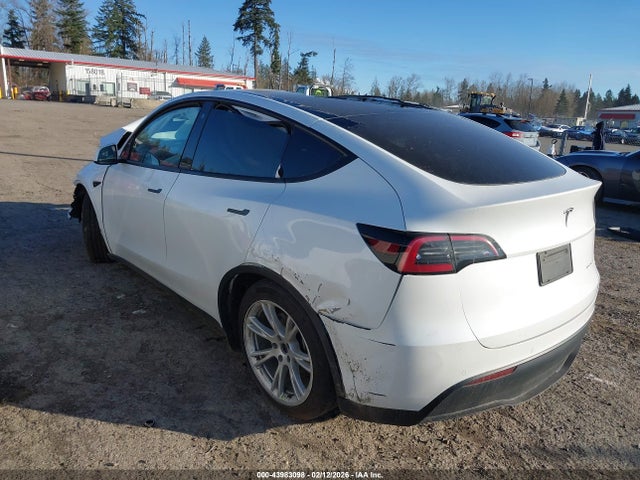 Продаж на аукціоні авто 2022 Tesla Model Y Long Range Dual Motor All-wheel Drive, vin: 7SAYGDEEXNF320917, номер лоту: 43983098