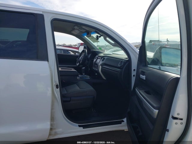 5TFDW5F18FX436270 Toyota Tundra Sr5 5.7l V8