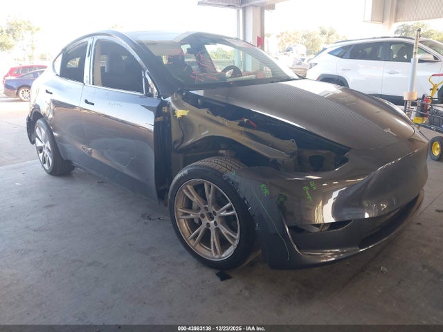 2024 TESLA MODEL Y 7SAYGAEE6RF090104 Photo 0