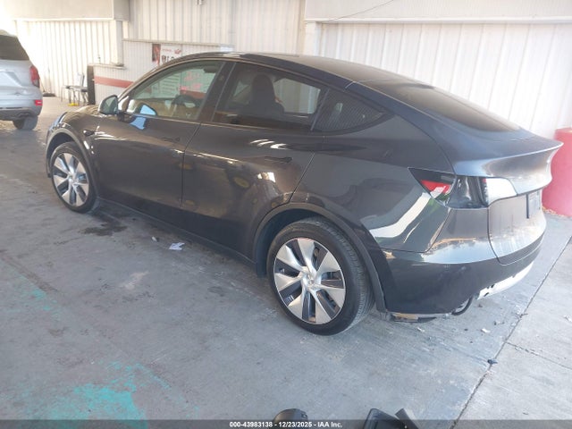 2024 TESLA MODEL Y 7SAYGAEE6RF090104 Photo 2