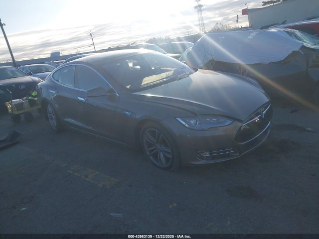 2016 TESLA MODEL S 5YJSA1E10GF127971 Photo 0