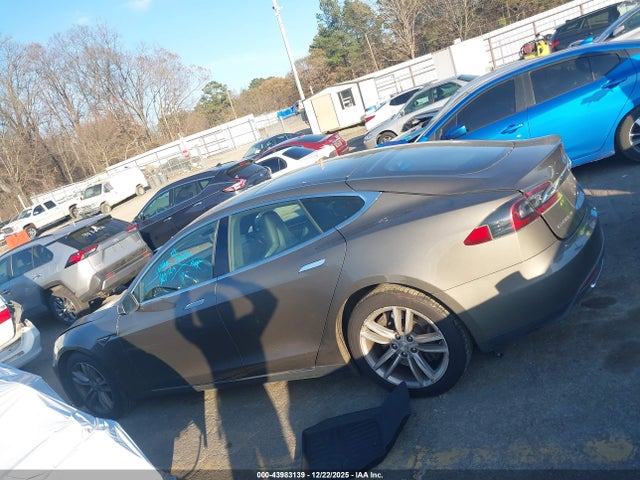 Tesla Model S 60/70/75/85 2016 5YJSA1E10GF127971 Image 14