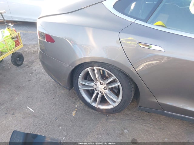 2016 TESLA MODEL S 5YJSA1E10GF127971 Photo 5