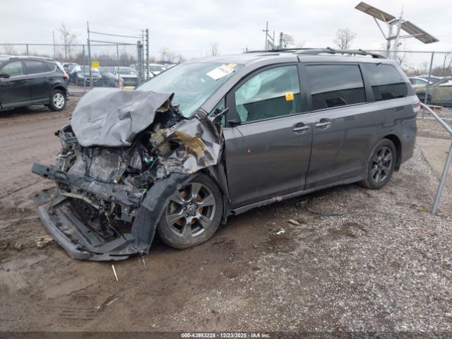 2020 TOYOTA SIENNA 5TDEZ3DC6LS239068 Photo 1