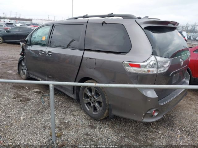 2020 TOYOTA SIENNA 5TDEZ3DC6LS239068 Photo 2