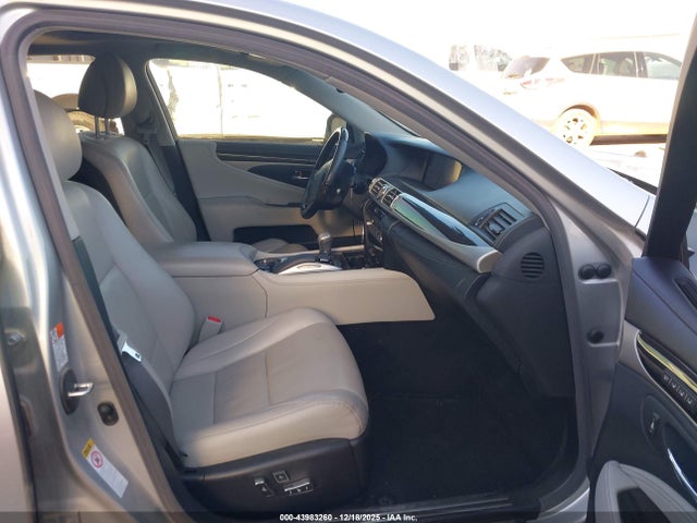 2016 LEXUS LS 460 JTHBL5EF6G5139846 Photo 4