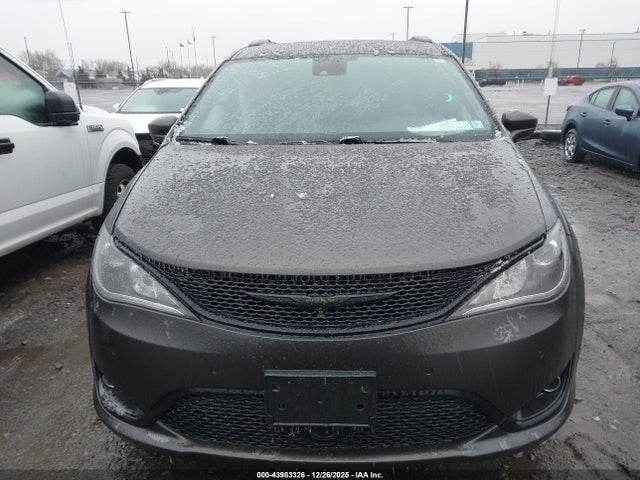 43983326 :رقم المزاد ، 2C4RC1EG5JR204181 vin ، 2018 Chrysler Pacifica Touring L Plus مزاد بيع