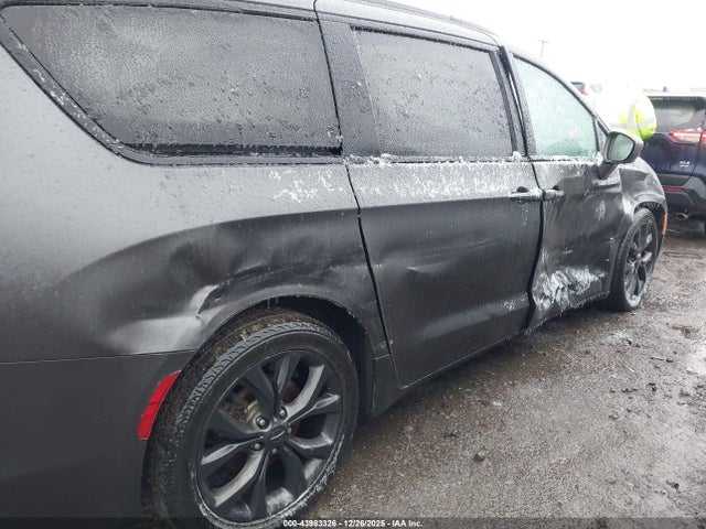 43983326 :رقم المزاد ، 2C4RC1EG5JR204181 vin ، 2018 Chrysler Pacifica Touring L Plus مزاد بيع