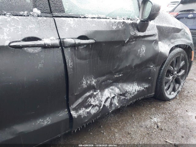 43983326 :رقم المزاد ، 2C4RC1EG5JR204181 vin ، 2018 Chrysler Pacifica Touring L Plus مزاد بيع