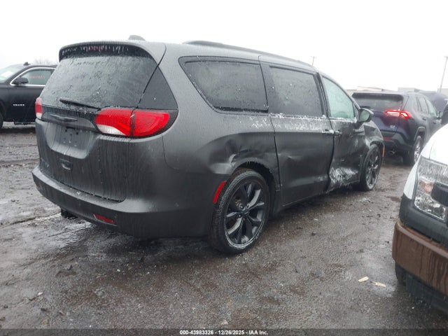 43983326 :رقم المزاد ، 2C4RC1EG5JR204181 vin ، 2018 Chrysler Pacifica Touring L Plus مزاد بيع