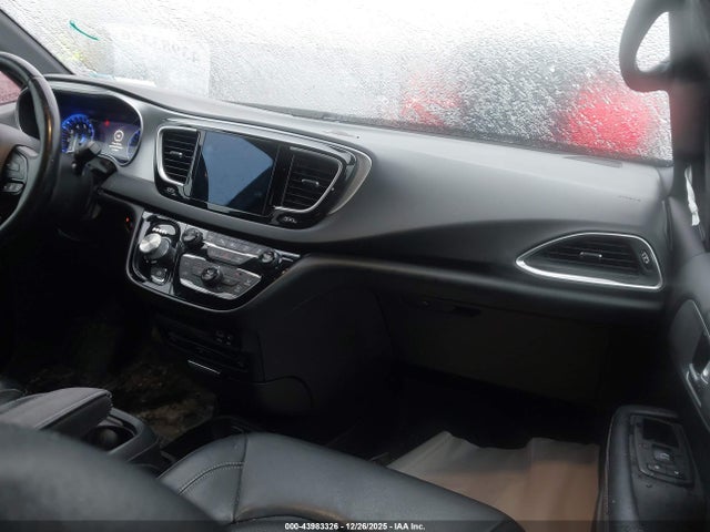 43983326 :رقم المزاد ، 2C4RC1EG5JR204181 vin ، 2018 Chrysler Pacifica Touring L Plus مزاد بيع