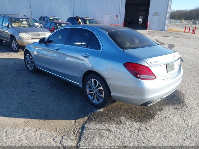 2016 MERCEDES-BENZ C 300 55SWF4KB2GU141919 Photo 2