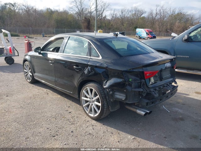 2015 AUDI A3 WAUACGFF7F1006183 Photo 2