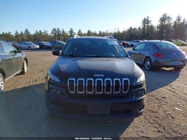 2017 Jeep Cherokee Latitude 4x4 მანქანა იყიდება აუქციონზე, vin: 1C4PJMCSXHW658238, აუქციონის ნომერი: 43983438