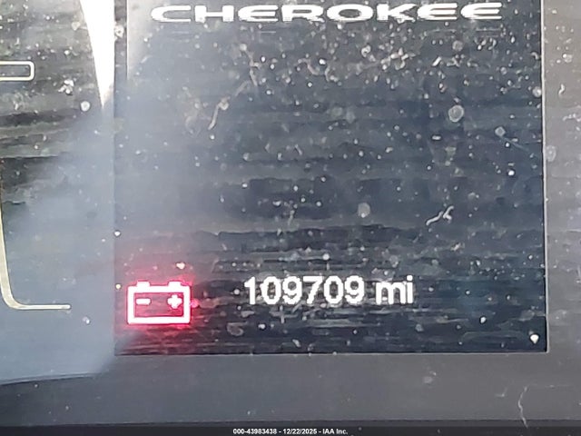 2017 Jeep Cherokee Latitude 4x4 მანქანა იყიდება აუქციონზე, vin: 1C4PJMCSXHW658238, აუქციონის ნომერი: 43983438