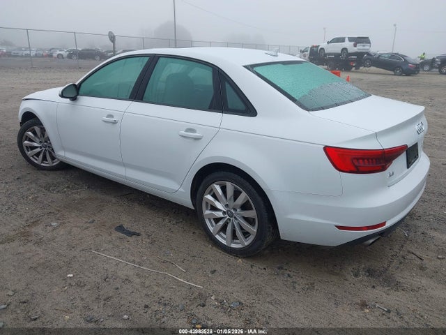 2017 AUDI A4 WAUGMAF46HN071928 Photo 2