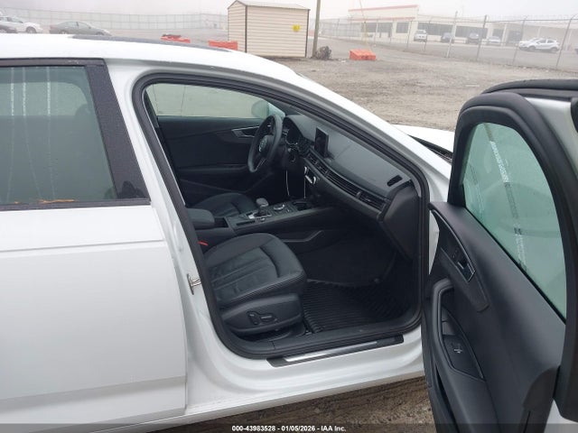 2017 AUDI A4 WAUGMAF46HN071928 Photo 4