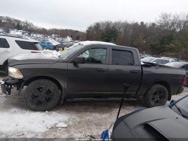 Aukcja sprzedaży 2017 Ram 1500 Express  4x4 5'7 Box, vin: 3C6RR7KTXHG722829, numer aukcji: 43983632