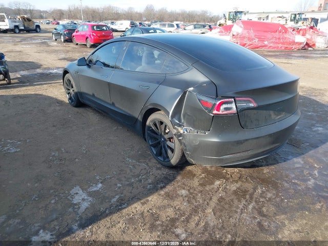 2018 TESLA MODEL 3 5YJ3E1EB1JF097680 Photo 2