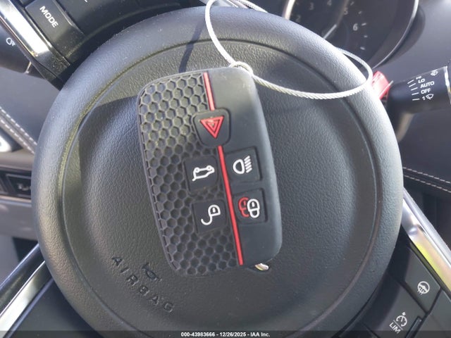 2017 JAGUAR F-PACE SADCM2BVXHA064689 Photo 10