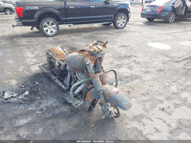 2018 HARLEY-DAVIDSON FLHX 1HD1KBC16JB632018