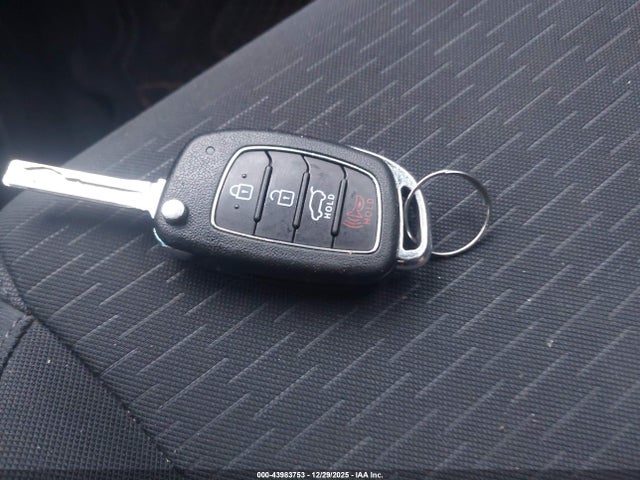 KM8J2CA45KU845502 Hyundai TUCSON SE