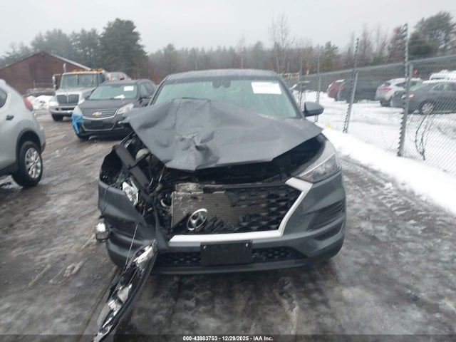 KM8J2CA45KU845502 Hyundai TUCSON SE