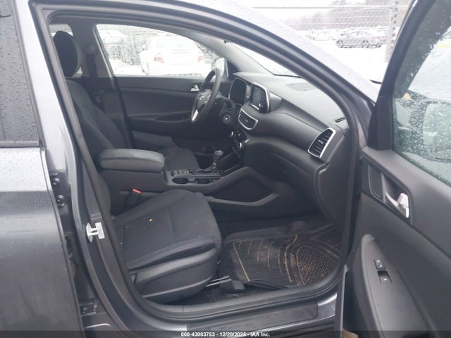 KM8J2CA45KU845502 Hyundai TUCSON SE