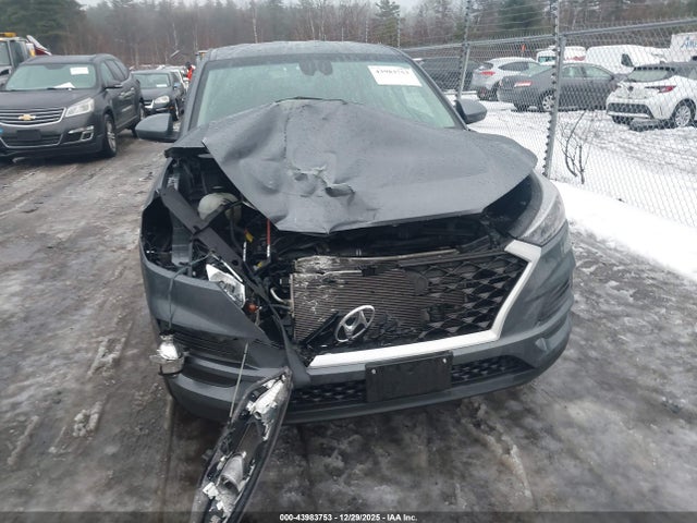 KM8J2CA45KU845502 Hyundai TUCSON SE