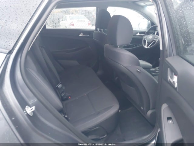 KM8J2CA45KU845502 Hyundai TUCSON SE
