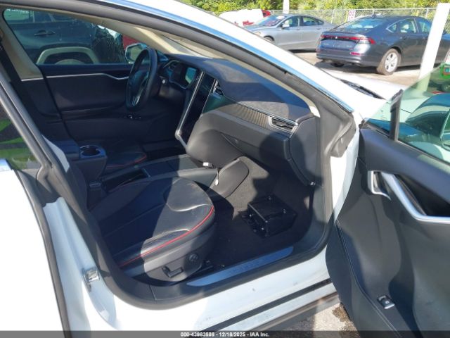 2014 TESLA MODEL S 5YJSA1H10EFP65226 Photo 4