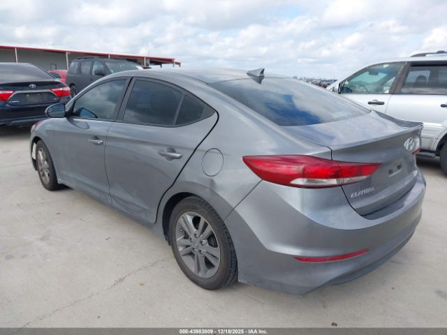 2017 HYUNDAI ELANTRA KMHD84LF3HU180088 Photo 2