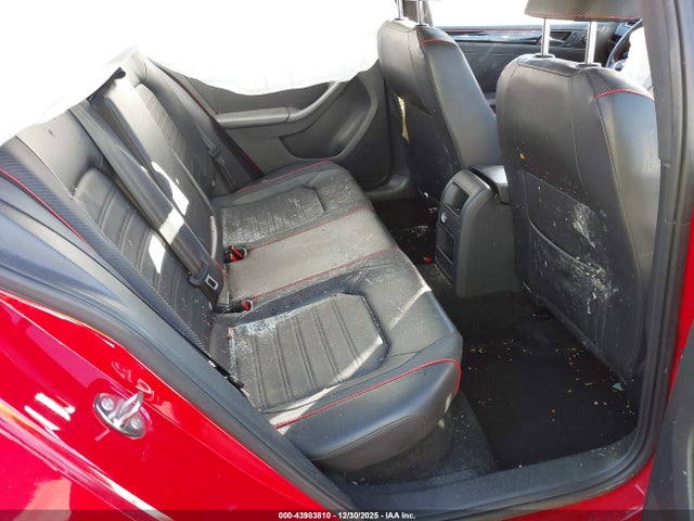 Продажа на аукционе авто 2015 Volkswagen Jetta 2.0t Gli Se, vin: 3VW5S7AJ1FM256845, номер лота: 43983810