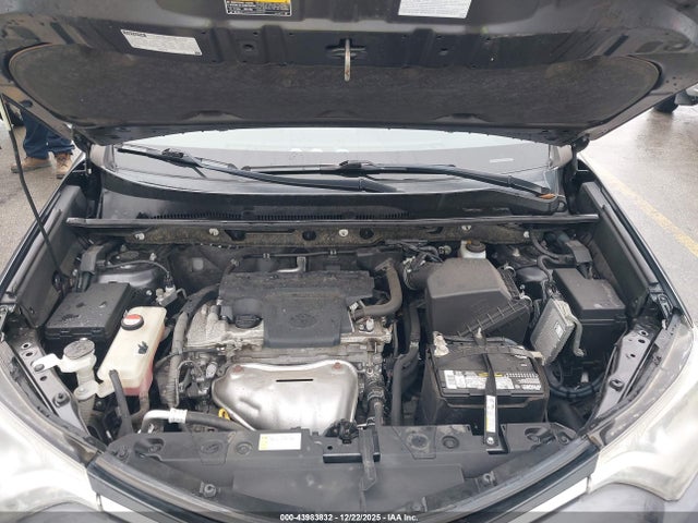 Toyota RAV4 LE 2016 JTMBFREV7GJ071975 Image 10