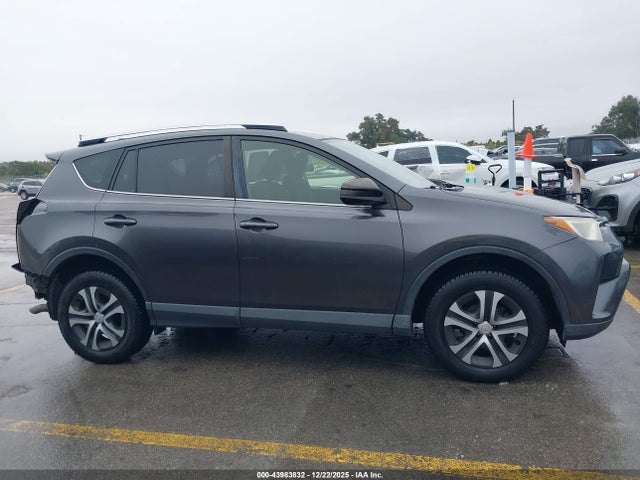 Toyota RAV4 LE 2016 JTMBFREV7GJ071975 Image 14