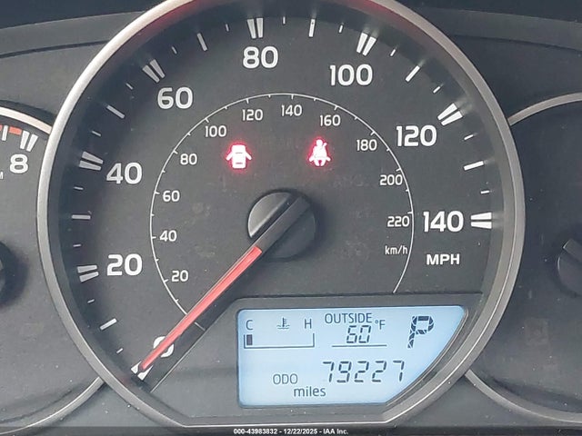 Toyota RAV4 LE 2016 JTMBFREV7GJ071975 Image 16