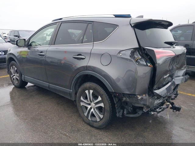 Toyota RAV4 LE 2016 JTMBFREV7GJ071975 Image 3
